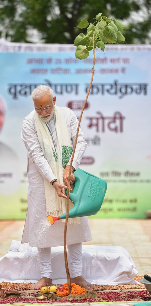 PM Visits Varanasi Unveils Lal Bahadur Shastri Statue At Varanasi ...