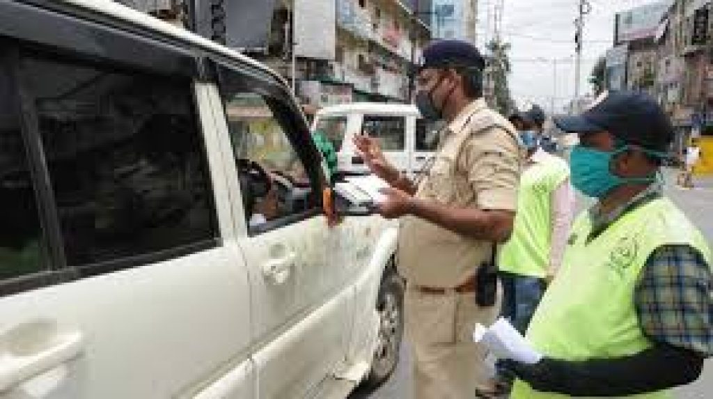 Delhi mandates wearing of mask when travelling in car