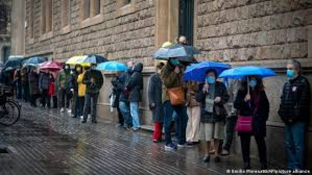 Socialists win but separatists expand majority in Catalonia election