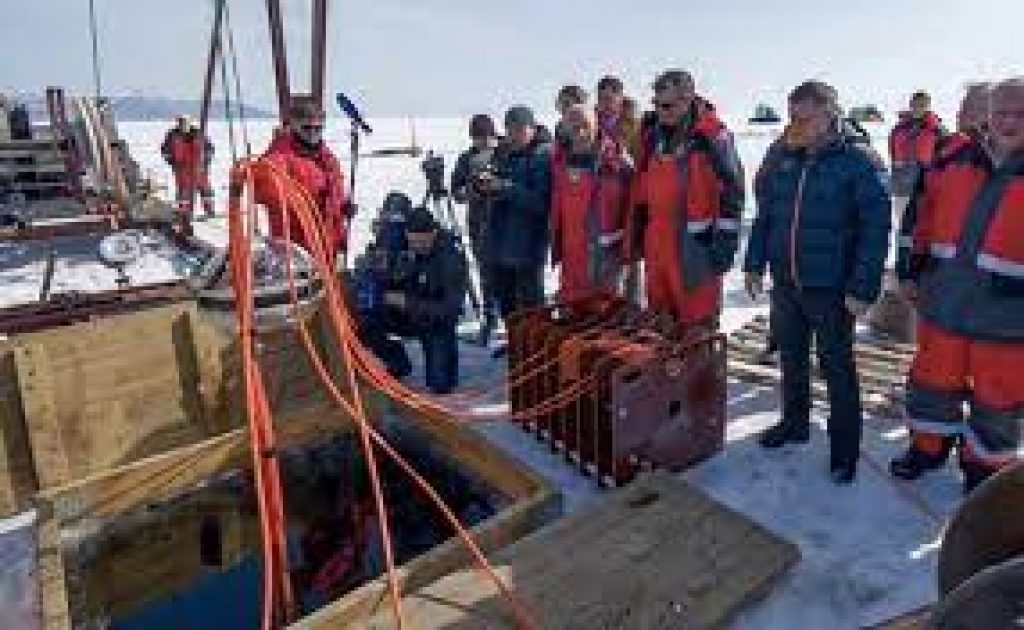 World’s biggest underwater neutrino telescopes