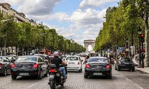 Reduce car traffic in centre of French capital by 2022