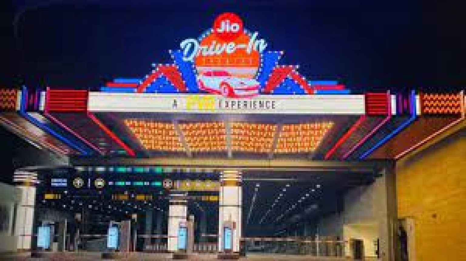 india-s-first-rooftop-drive-in-theatre-launched-in-mumbai